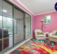 Pet Friendly Home - Pool  Parking - Tennis Court - Adwords Guide