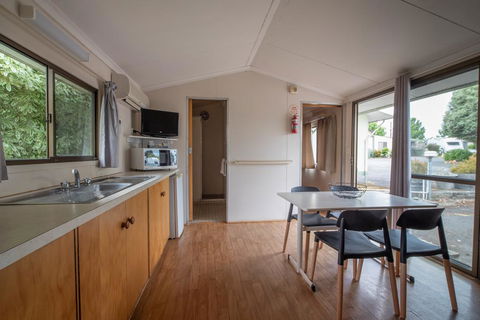 Pine Country Caravan Park - Adwords Guide 1