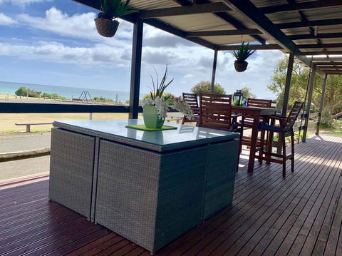 Pine View Holiday Rental - Adwords Guide 0
