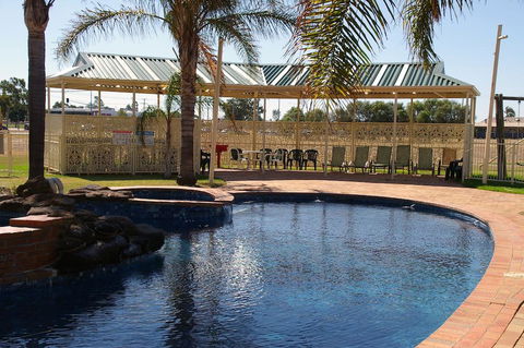 Pines Country Club Motor Inn - Adwords Guide 2