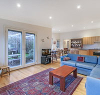 Plovers Rest - central 3 bedroom cottage with small orchard - Adwords Guide