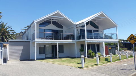 Port Elliot Beachcomber - Adwords Guide 1