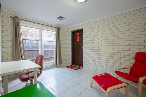 Quiet & Peaceful 3bed2bath HOME @Keilor Downs - Adwords Guide 1
