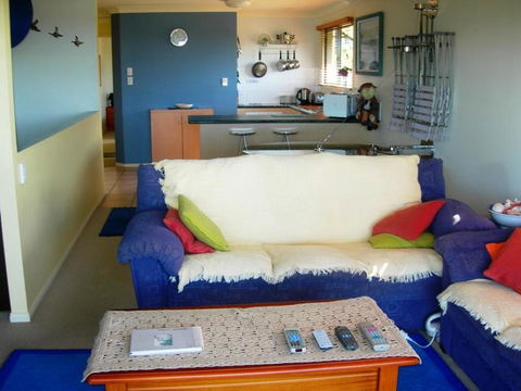 Rainbow Breezes 4 - Rainbow Beach, Townhouse With Breath-taking Ocean Views To Fraser Island - Adwords Guide 0