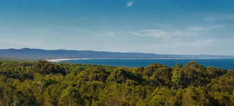 Rainbow Breezes 4 - Rainbow Beach, Townhouse With Breath-taking Ocean Views To Fraser Island - Adwords Guide 2