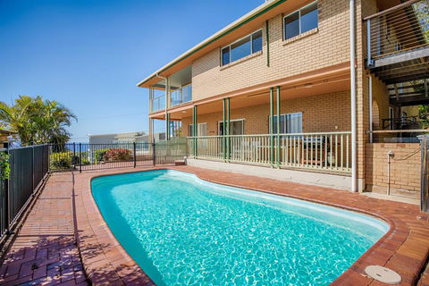 Rainbow Views - Rainbow Beach, Stunning Ocean Views And A Swimming Pool - Adwords Guide 2