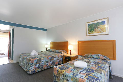 Reef Resort Motel - Adwords Guide 3