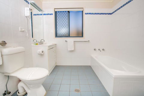 Reflections Holiday Parks Hawks Nest - Adwords Guide 3