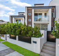 Relax in a Spacious  Modern Townhouse in Asquith - Adwords Guide