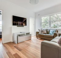 Renovated art deco flat close to city and harbour - Adwords Guide