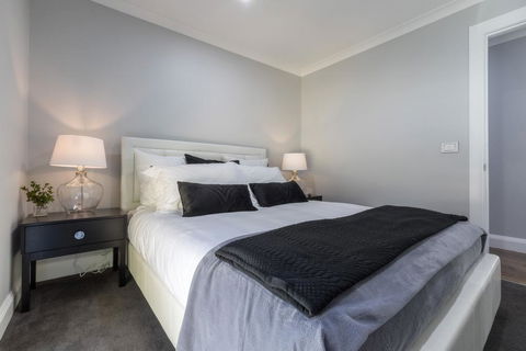 Rex's Yarra Valley House - Adwords Guide 1