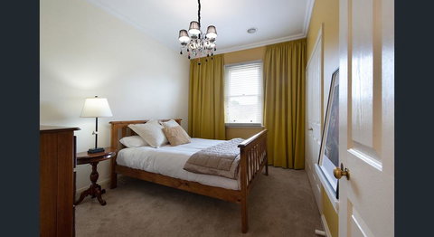 Roalies Farm House - Adwords Guide 1