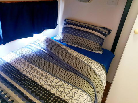 Rocks Retreat Cabin - Seal - Adwords Guide 2