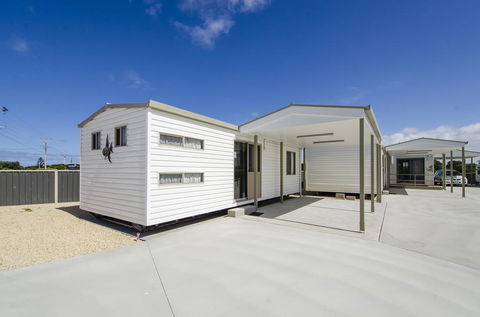 Rocks Retreat Cabin - Seal - Adwords Guide 0