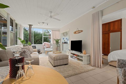 Romley Retreat - Aldinga Beach - Adwords Guide 0