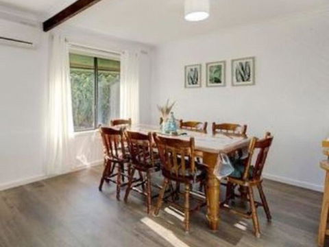 Rosebud Beach Babe - Adwords Guide 1