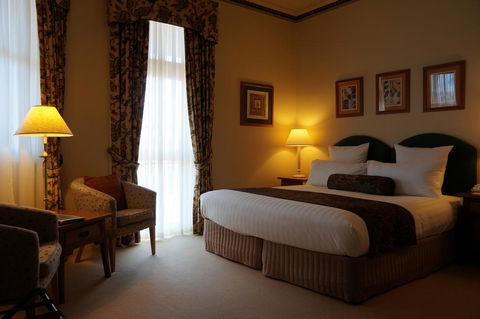 Royal Exchange Hotel - Adwords Guide 0