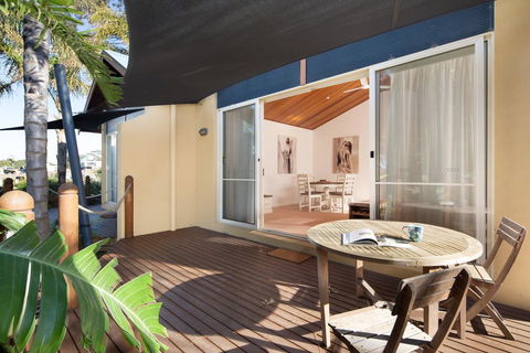 SAILS TWO - INVERLOCH - Adwords Guide 0