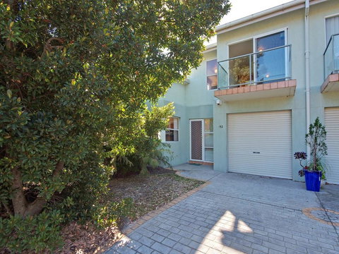 Salt Water @ Fingal Bay - Adwords Guide 1