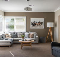 Sampson St Large Stylish CBD Home Sleeps 11 - Adwords Guide