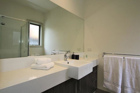 Sanctuary Close - Adwords Guide 3