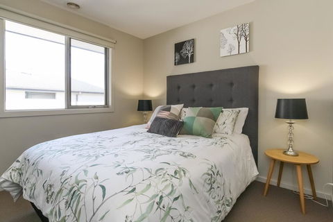 Sanctuary Close - Adwords Guide 2