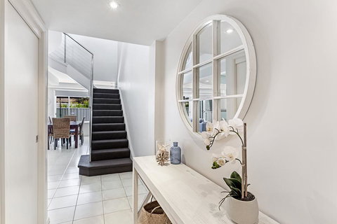 Sandcastles Unit 7 - Fingal Bay - Adwords Guide 1