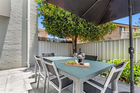 Sandcastles Unit 7 - Fingal Bay - Adwords Guide 0