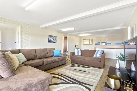 SEASIDE SERENITY 2 - L'Abode Accommodation - Adwords Guide 0