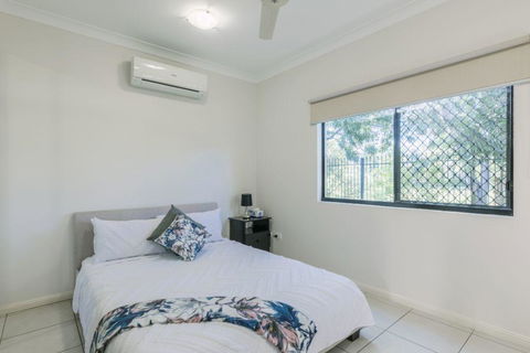Secure 2 Bed Unit In Gray - Close Palmerston City - Adwords Guide 2
