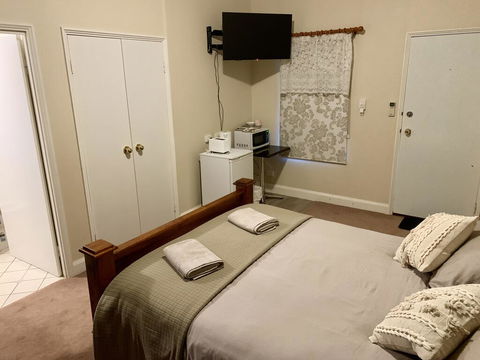 Settlers Hotel York - Adwords Guide 2