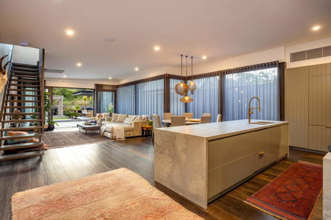 Shambala Dana: Beach And Pool - Adwords Guide 2