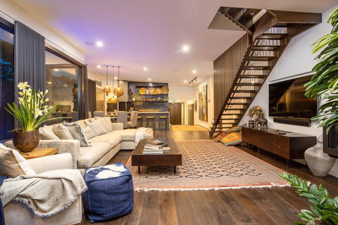 Shambala Dana: Beach And Pool - Adwords Guide 0