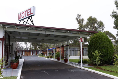 Silver Oaks Motel - Adwords Guide 1