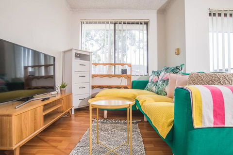 SIMPLE COMFORT! 2bed1bath Unit In Meadowbank - Adwords Guide 2