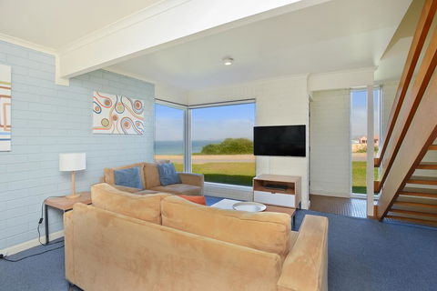 South Seas Beachfront Apartments - Adwords Guide 3