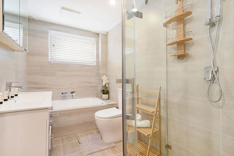 Spacious Renovated Apartment In Quiet Area - Adwords Guide 3
