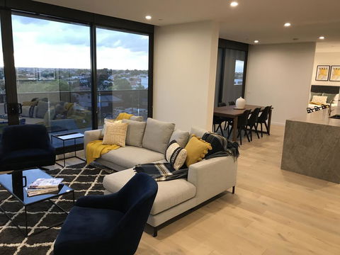 StayCentral Essendon Escape Sub-penthouse - Adwords Guide 3