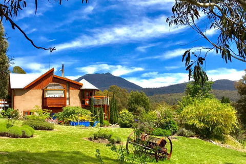 STUNNING HOME WITH AMAZING VIEWS - Just 20 Mins To The City And Only 10 To MONA! - Adwords Guide 1