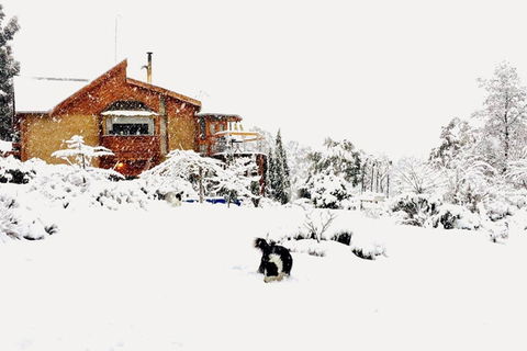 STUNNING HOME WITH AMAZING VIEWS - Just 20 Mins To The City And Only 10 To MONA! - Adwords Guide 0