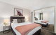 Stylish 2-Bed Apartment With Parking In Hip Area - thumb 2