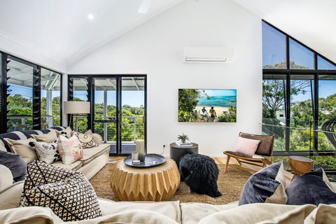 Stylish And Spacious Masterpiece, Sunshine Beach - Adwords Guide 2