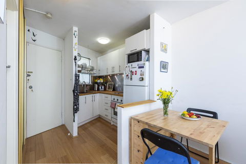 Sunlit Studio In The Trees, Walk To The Beach - Adwords Guide 3