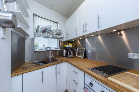 Sunlit Studio In The Trees, Walk To The Beach - Adwords Guide 2