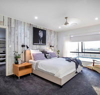 Sunset Penthouse Couples Retreat close to Airlie Beach Champagne on arrival - Adwords Guide