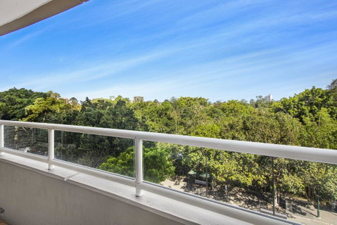 Super Convenient Apartment With Garden Views - Adwords Guide 0