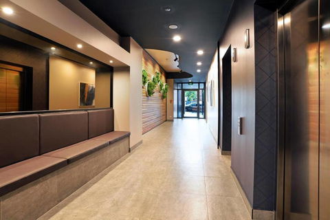 Superb 2BR APT FREE Car Park Great Location - Adwords Guide 3