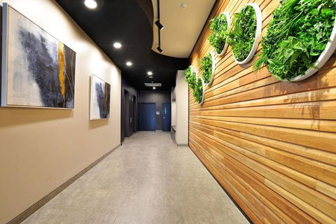 Superb 2BR APT FREE Car Park Great Location - Adwords Guide 2