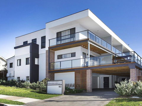 Surf Beach Townhouse - Adwords Guide 0