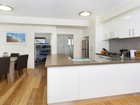 Surf Beach Townhouse - Adwords Guide 1